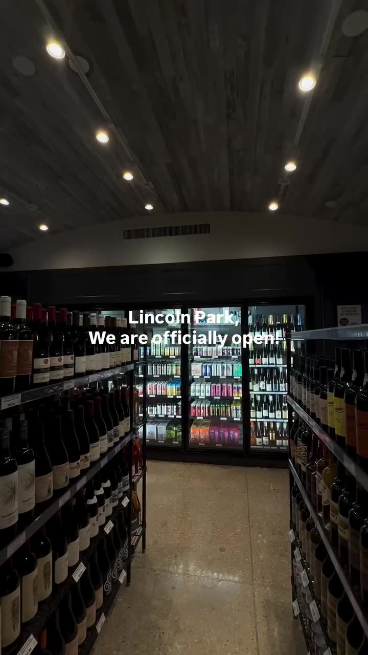 Piccadilly Market Lincoln Park wine shop aisle with chilled beer and cider coolers