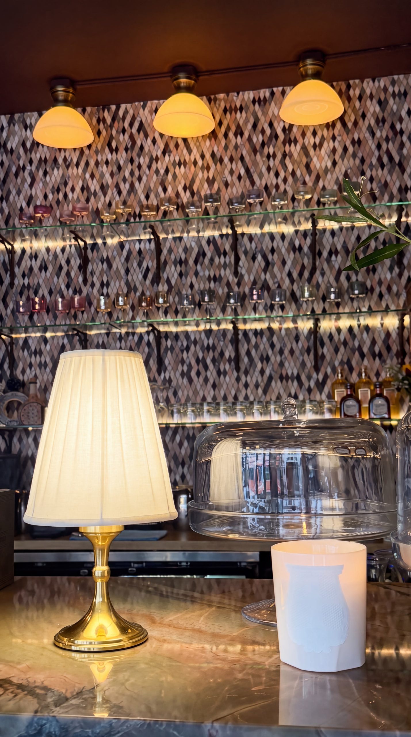 De Colores Chicago bar with marble counter and diamond tile backsplash