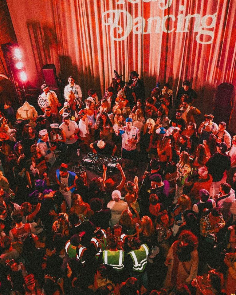 thank you for dancing halloween crowd chicago