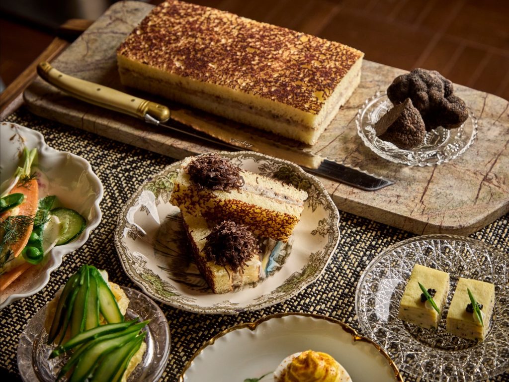 The Ives Chicago: A $38 Relish Cart, Tableside Wagyu Prime Rib and a Grill Room Reborn at the Chicago Athletic Association